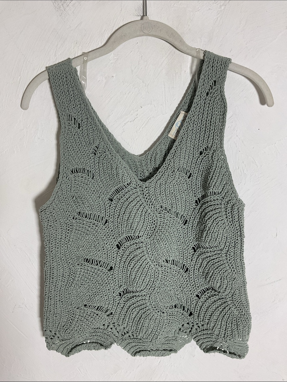 Jun & Ivy Francesca’s Sage Green Wave Open Knit V Neck Sweater Tank Top Size M